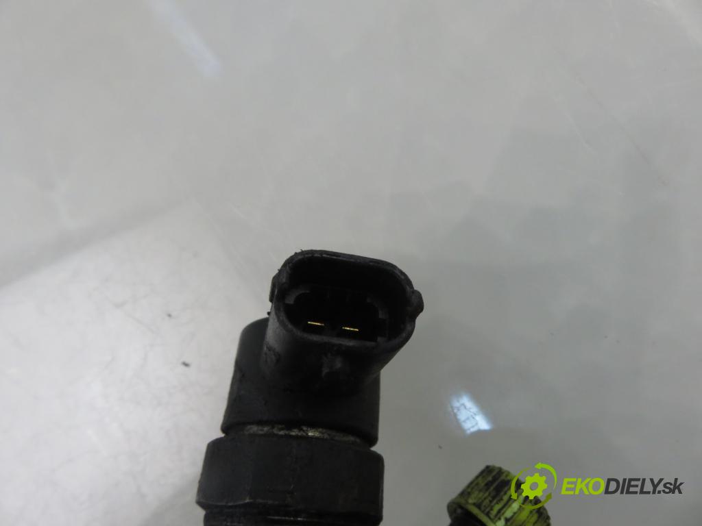 CHRYSLER VOYAGER IV (RG, RS) MINIVAN 2002 105,00 2.5 CRD 143 - ENJ 2499,00 vstřikovač 0445110059 (Vstřikovač paliva)