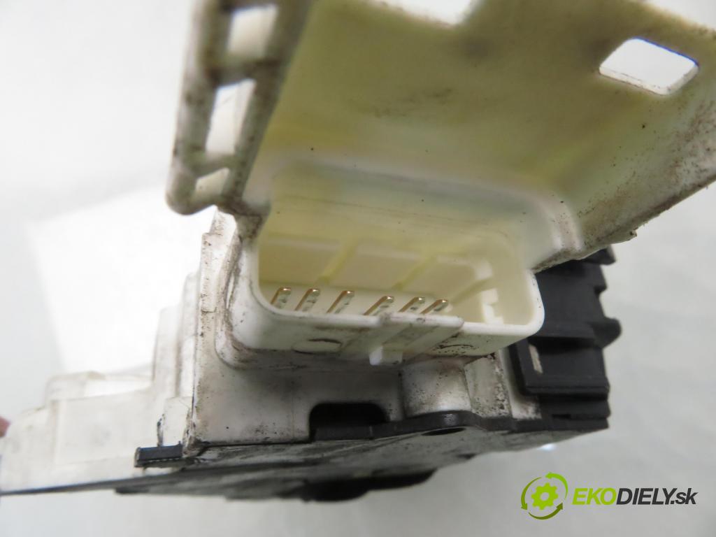 PEUGEOT 407 (6D_) SEDAN 2005 100,00 2.0 HDi 135 - RHR 1997,00 zámok 9660698280