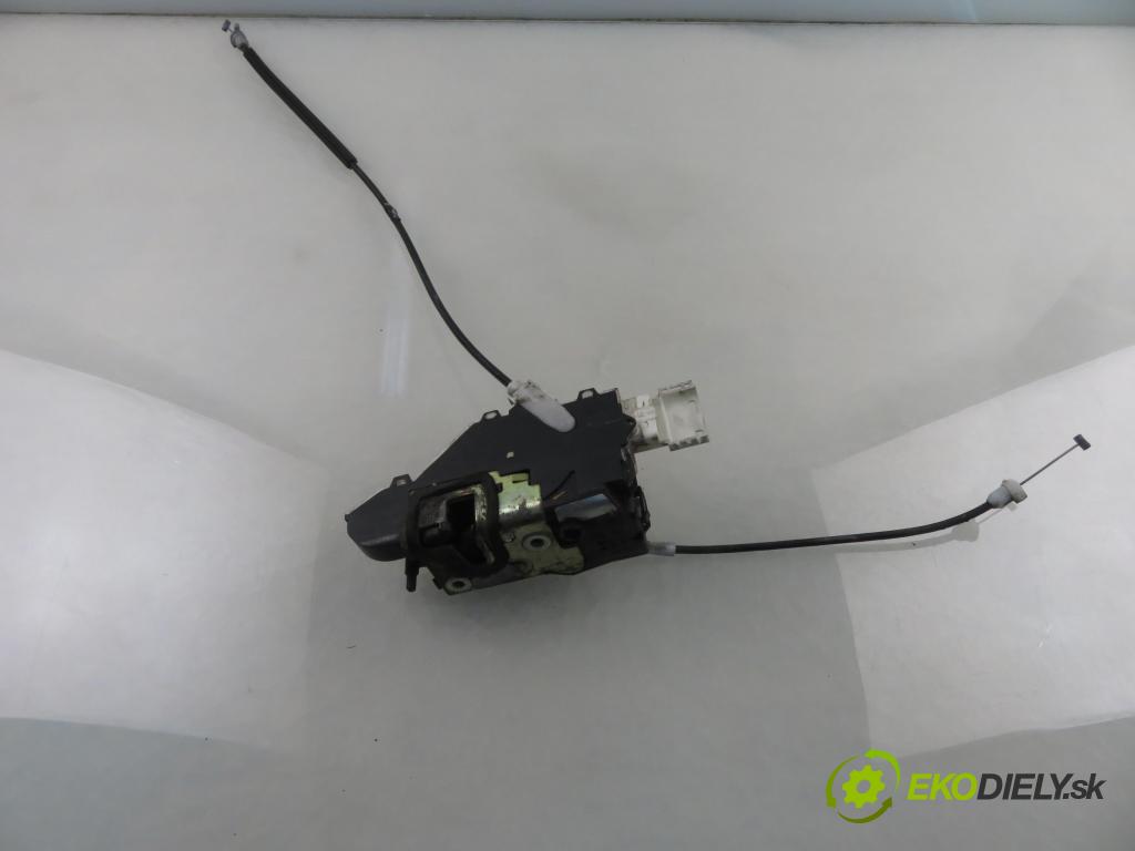 PEUGEOT 407 (6D_) SEDAN 2005 100,00 2.0 HDi 135 - RHR 1997,00 zámok 9660698280