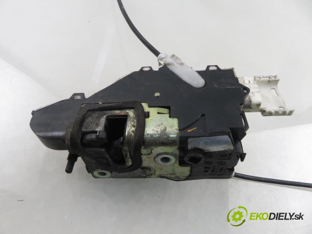 PEUGEOT 407 (6D_) SEDAN 2005 100,00 2.0 HDi 135 - RHR 1997,00 zámok 9660698280