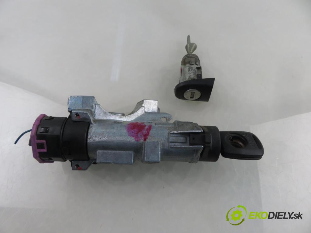 SKODA OCTAVIA I (1U2) LIFTBACK 1997 66,00 1.9 TDI 90- AGR 1896,00 spinačka / zámky 1J0419959