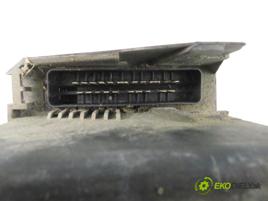 AUDI A4 (8D2, B5) SEDAN 1997 92,00 1.8 20V 125 quattro - ADR 1781,00 Pumpa ABS 8D0614111B ; 0265218017 (Pumpa ABS)