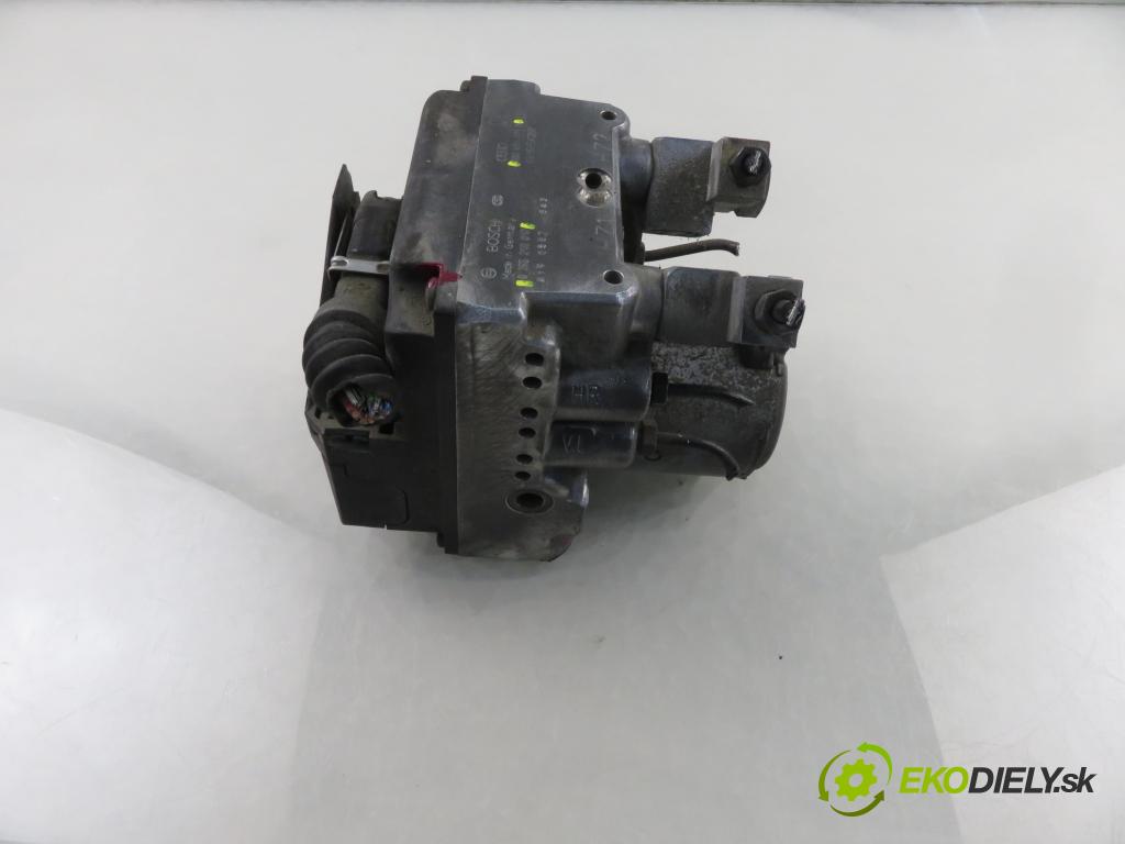 AUDI A4 (8D2, B5) SEDAN 1997 92,00 1.8 20V 125 quattro - ADR 1781,00 Pumpa ABS 8D0614111B ; 0265218017 (Pumpa ABS)