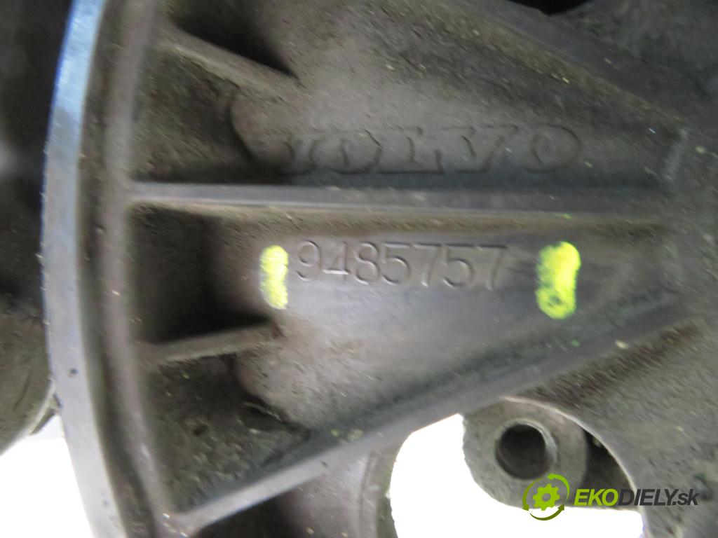 VOLVO V40 Kombi (645) KOMBI 2001 80,00 1.6 - B 4164 S2 1587,00 Pumpa servočerpadlo 9485757 (Servočerpadlo)