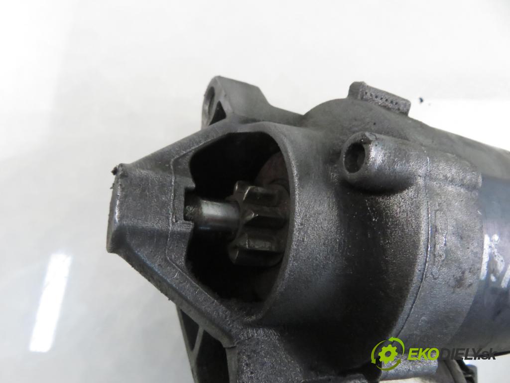 RENAULT SCENIC II (JM0/1_) MINIVAN 2004 83,00 1.6 (JM0C, JM0J, JM1B) - K4M 782 1598,00 Štartér 8200266777B ; TS10E3 (Štartér)