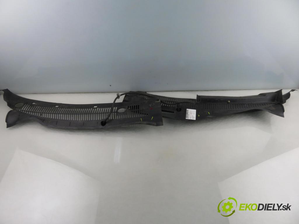 SKODA OCTAVIA I (1U2) LIFTBACK 1997 66,00 1.9 TDI 90- AGR 1896,00 Torpédo, plast pod čelné okno 1U1819416 ; 1U1819415 (Torpédo (plast pod čelným sklom))