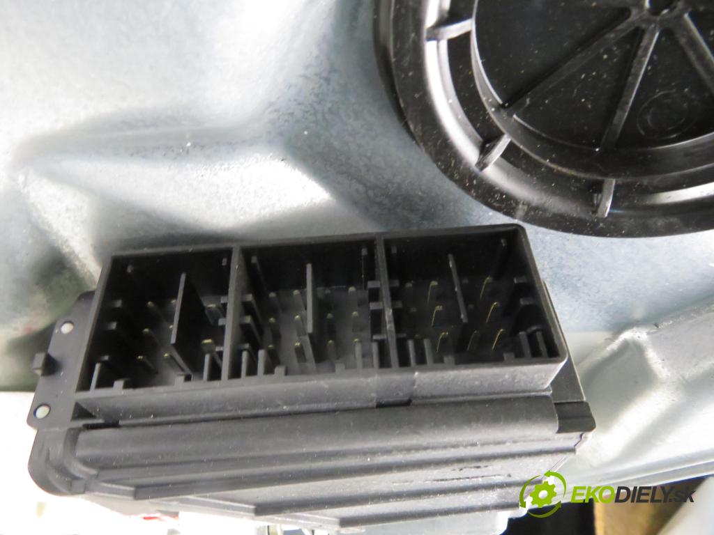 SEAT IBIZA III (6L1) HB 2003 47,00 1.2 12V - AZQ 1198,00 Mechanizmus okien 3D 6L3837755G ; 6Q2959802A