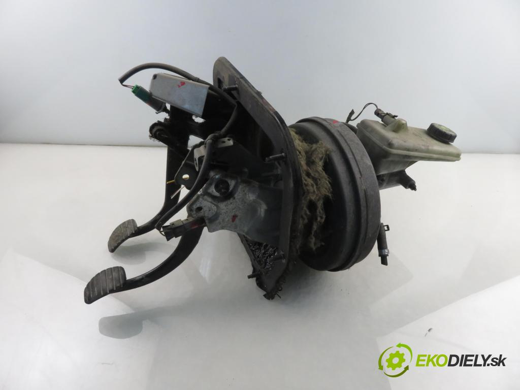 RENAULT TRAFIC II Autobus (JL) BUS 2005 74,00 1.9 dCI 100 (JL0C) - F9Q 760 1870,00 preloženie 8200300847 ; 93852216 ; 8200460941