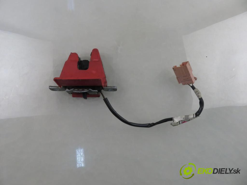 VW FOX (5Z1, 5Z3) HB 2006 55,00 1.4 - BKR 1390,00 zámok dverí kufor 5Z6827505L