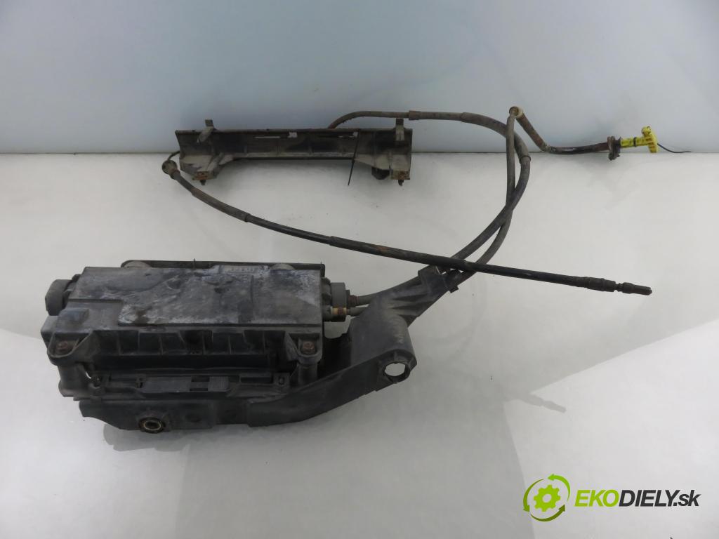 RENAULT SCENIC II (JM0/1_) MINIVAN 2004 83,00 1.6 (JM0C, JM0J, JM1B) - K4M 782 1598,00 BRZDA: ručny elektrický 8200418647