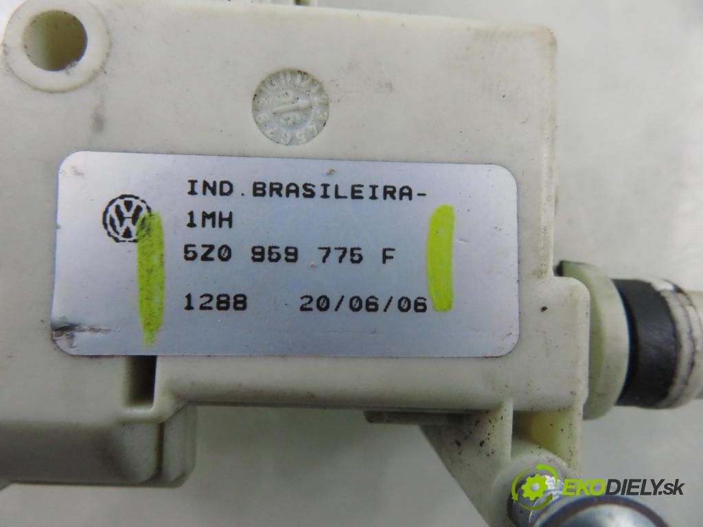 VW FOX (5Z1, 5Z3) HB 2006 55,00 1.4 - BKR 1390,00 hyd.piest zámku dverí 5Z0959775F