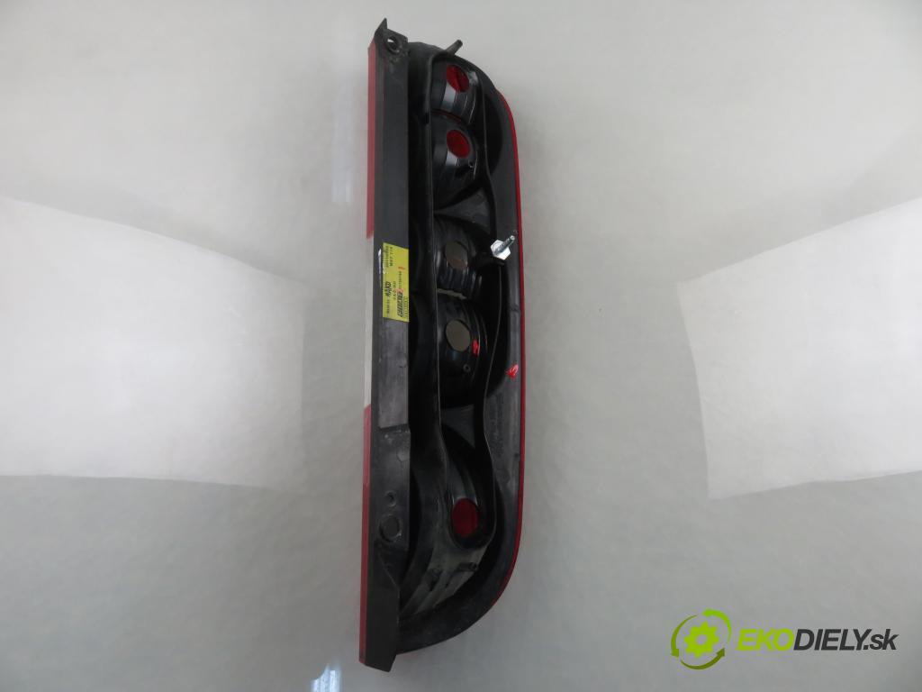 FIAT DOBLO nadwozie wielkoprzestrzenne (MPV) (119_, 223_) KOMBIVAN 2006 88,00 1.9 D Multijet - 186 A9.000 1910,00 Svetlo pravé zadné 51755144