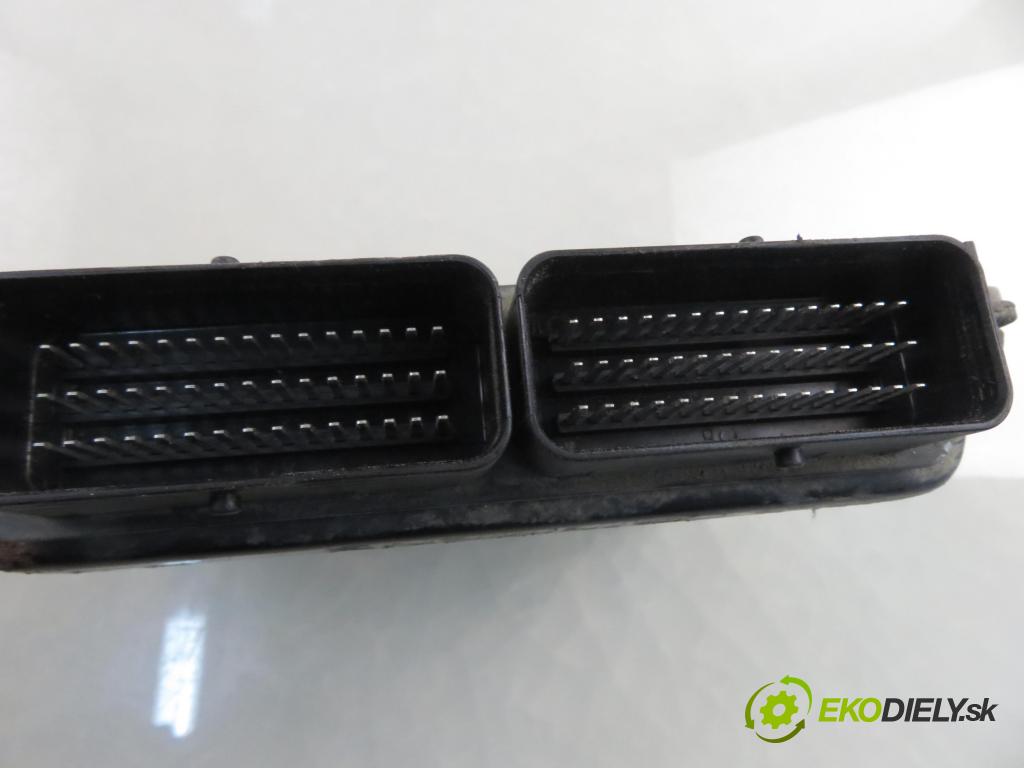 RENAULT SCENIC I (JA0/1_) CROSSOVER 2001 102,00 2.0 16V RX4 139 - F4R 744 1998,00 Riadiaca jednotka Motor 8200057536 ; S110114000C ; 8200029658