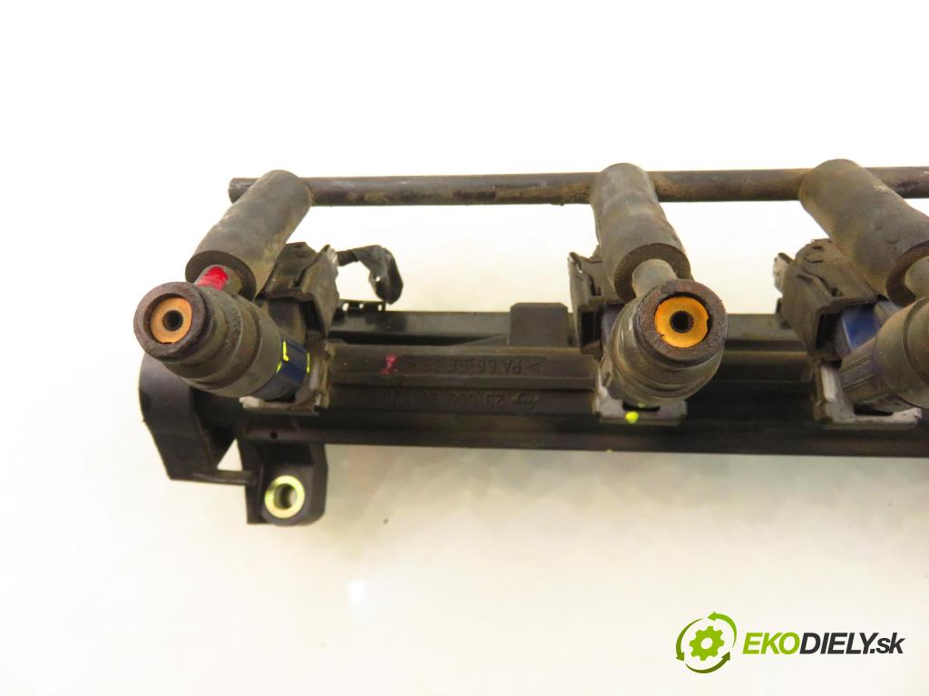 VW SHARAN (7M8, 7M9, 7M6) MINIVAN 2000 85,00 2 - ATM 1984,00 Lišta vstrekovacia 037133317N ; 06A906031C ; 0280155791 (Vstrekovacia lišta)