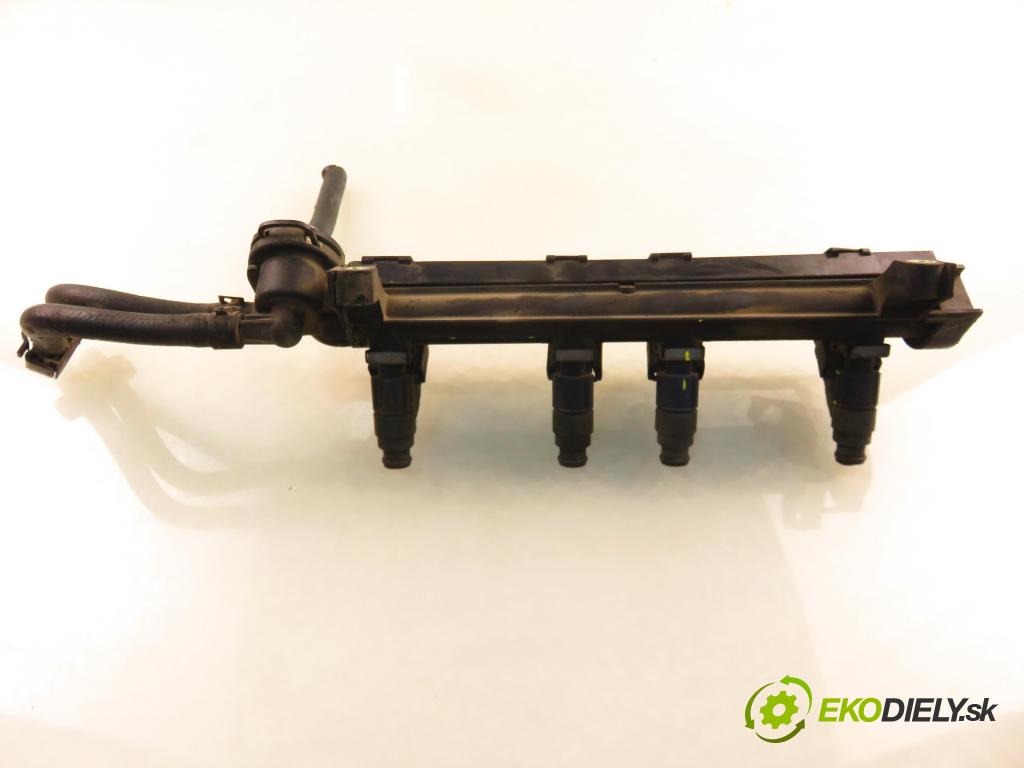 VW SHARAN (7M8, 7M9, 7M6) MINIVAN 2000 85,00 2 - ATM 1984,00 Lišta vstrekovacia 037133317N ; 06A906031C ; 0280155791 (Vstrekovacia lišta)