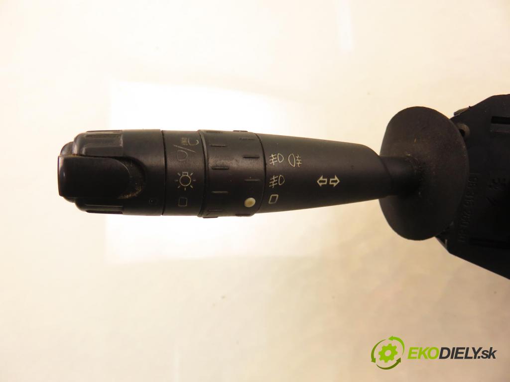 PEUGEOT 406 (8B) SEDAN 2001 66,00 2.0 HDI 90 - RHY (DW10TD) 1997,00 páčka/prepínač 96186612ZL ; 61557024