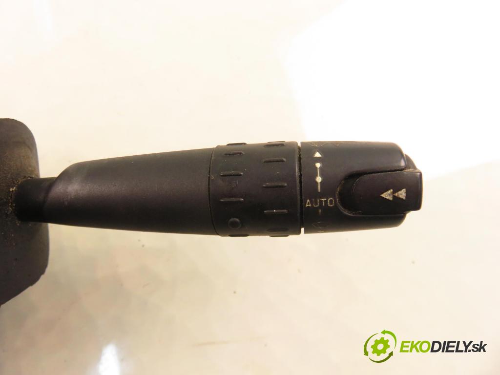 PEUGEOT 406 (8B) SEDAN 2001 66,00 2.0 HDI 90 - RHY (DW10TD) 1997,00 páčka/prepínač 96186612ZL ; 61557024