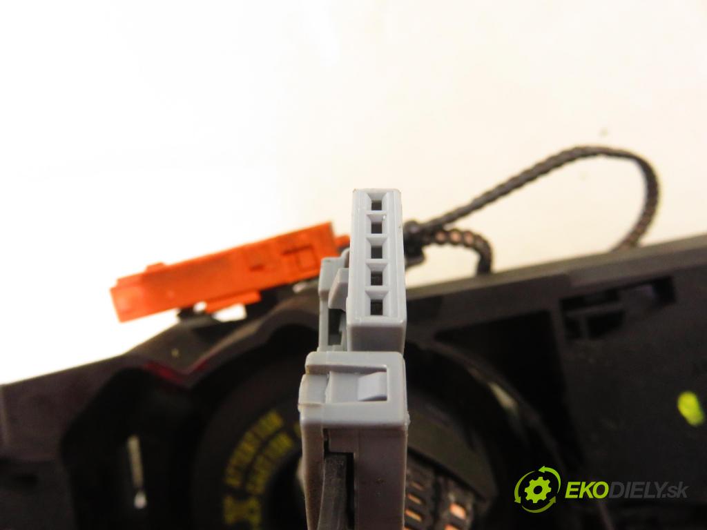 PEUGEOT 406 (8B) SEDAN 2001 66,00 2.0 HDI 90 - RHY (DW10TD) 1997,00 páčka/prepínač 96186612ZL ; 61557024