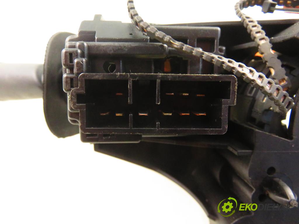 PEUGEOT 406 (8B) SEDAN 2001 66,00 2.0 HDI 90 - RHY (DW10TD) 1997,00 páčka/prepínač 96186612ZL ; 61557024