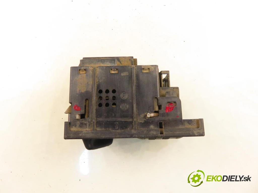 VW TRANSPORTER IV Platforma / podwozie (70E, 70L, 70M, 7DE, 7DL KABINA/PLATFORMA 1998 55,00 2.4 D - AJA 2370,00 prepínač svetlá 701941531E