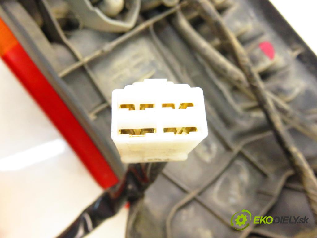 DAIHATSU TERIOS (J1_) SUV 2000 61,00 1.3 4WD (J100) - HC-EJ 1296,00 Svetlo pravé zadné 22051567