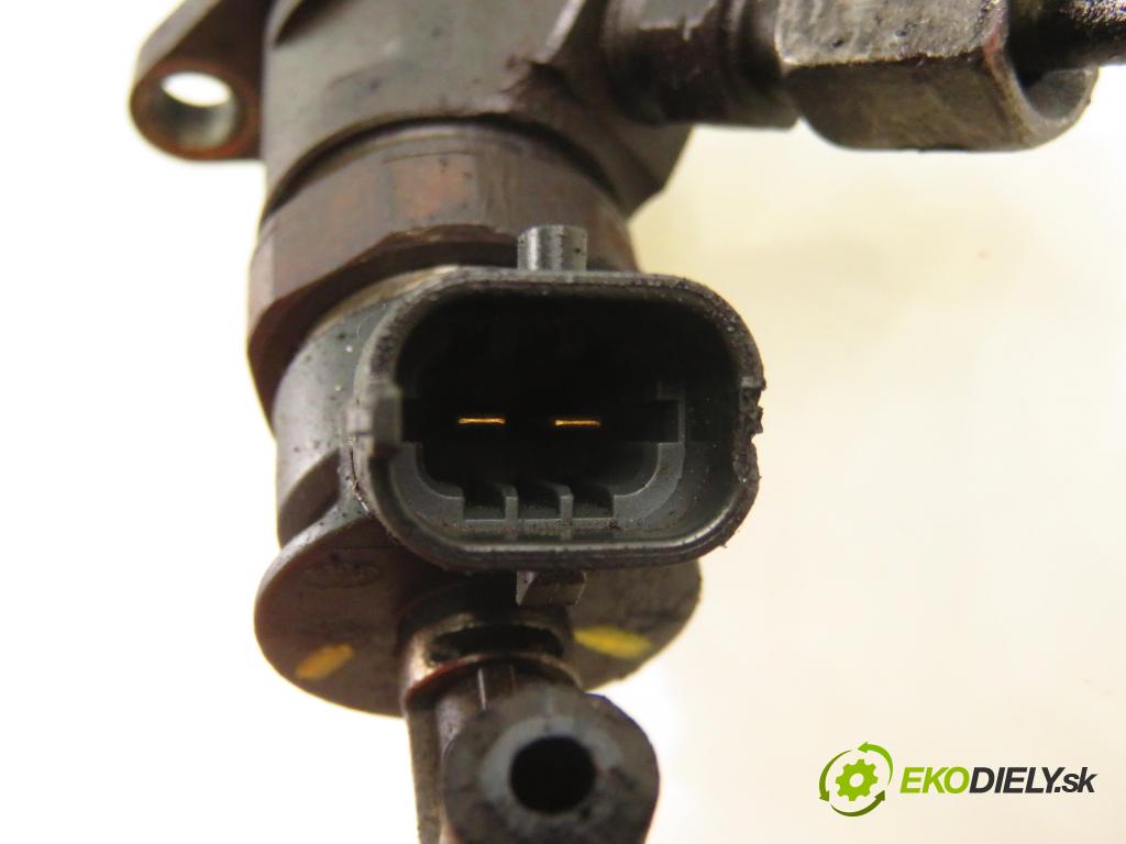 PEUGEOT 407 (6D_) SEDAN 2008 80,00 1.6 HDi 110 - 9HZ (DV6TED4) 1560,00 vstřikovač 0445110297 (Vstřikovač paliva)