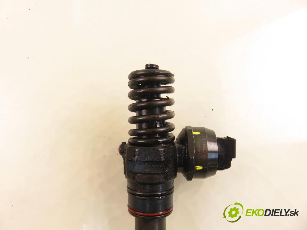 AUDI A4 (8E2, B6) SEDAN 2002 74,00 1.9 TDI PD 101 - AVB 1896,00 Vstrekovač 038130073AJ ; 0414720037 (Vstrekovač paliva)