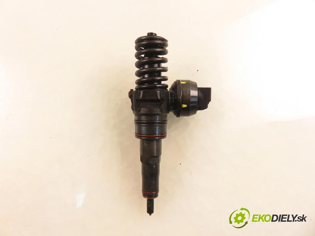 AUDI A4 (8E2, B6) SEDAN 2002 74,00 1.9 TDI PD 101 - AVB 1896,00 Vstrekovač 038130073AJ ; 0414720037 (Vstrekovač paliva)