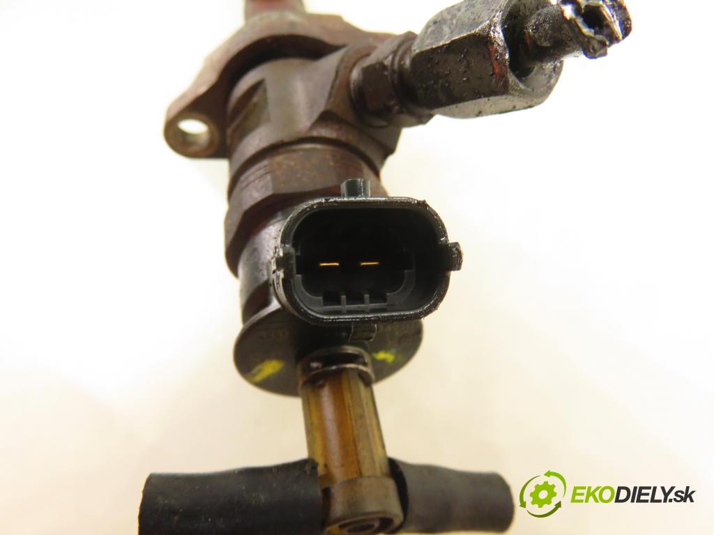 PEUGEOT 407 (6D_) SEDAN 2008 80,00 1.6 HDi 110 - 9HZ (DV6TED4) 1560,00 vstřikovač 0445110297 (Vstřikovač paliva)