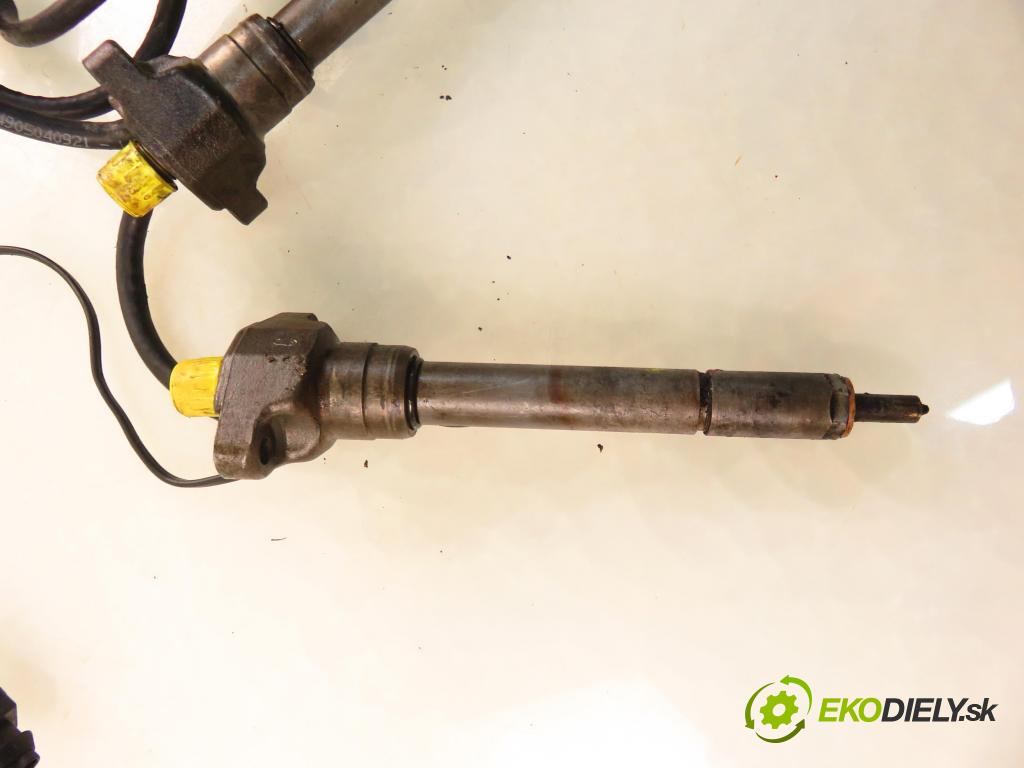 BMW 5 (E39) SEDAN 2001 100,00 520 d 136 - M47 D20 (204D1) 1951,00 vstřikovací ventily 0432191527 ; 0432191528 (Vstřikovací ventil)