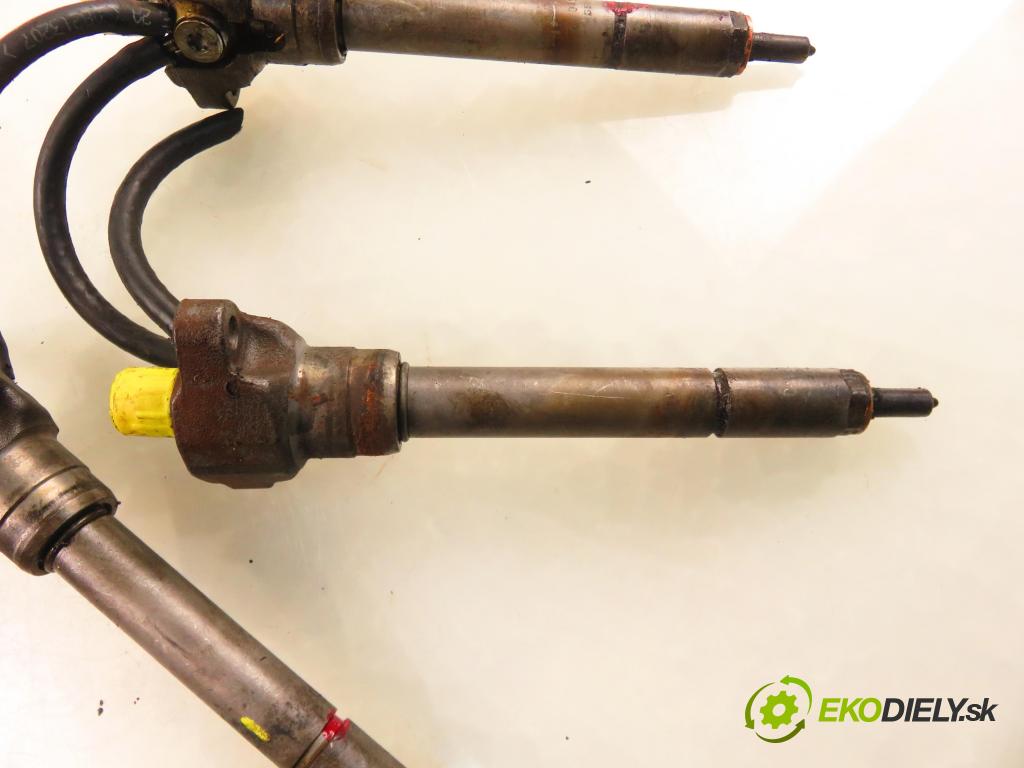 BMW 5 (E39) SEDAN 2001 100,00 520 d 136 - M47 D20 (204D1) 1951,00 vstřikovací ventily 0432191527 ; 0432191528 (Vstřikovací ventil)