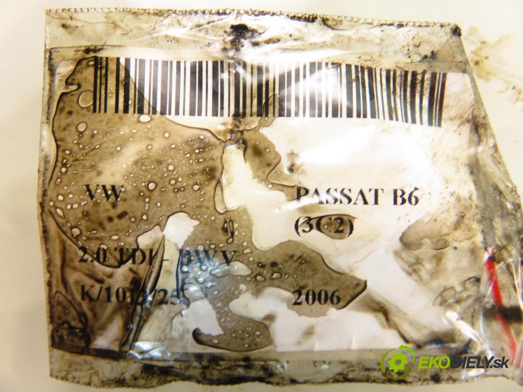 VW PASSAT B6 (3C2) SEDAN 2006 88,00 2.0 TDI - BWV 1968,00 vstříkovač 03G130073S (Vstřikovač paliva)