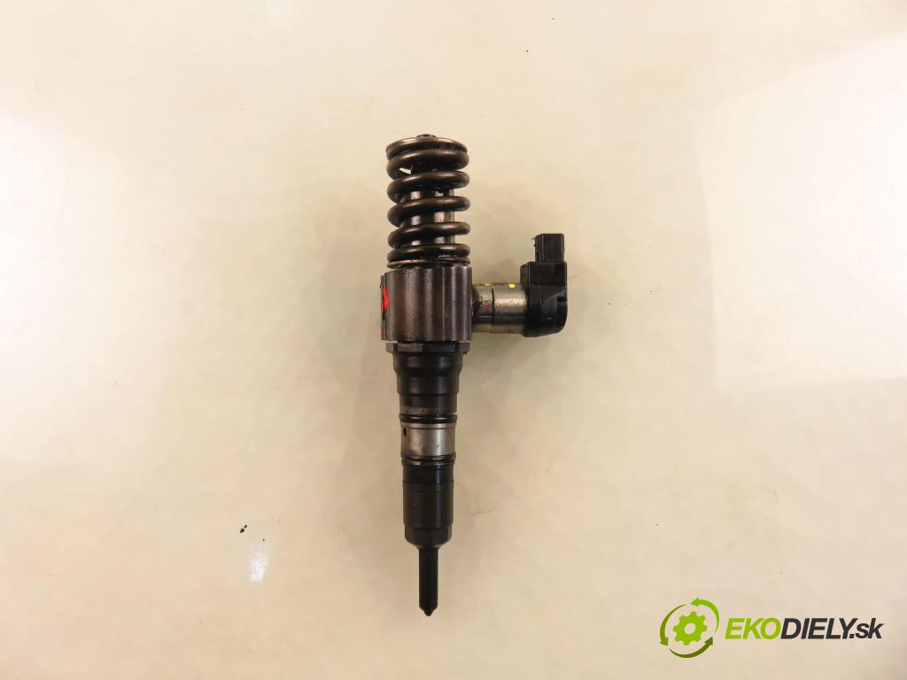 VW PASSAT B6 (3C2) SEDAN 2006 88,00 2.0 TDI - BWV 1968,00 vstříkovač 03G130073S (Vstřikovač paliva)