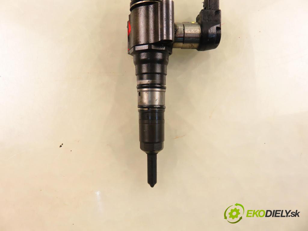 VW PASSAT B6 (3C2) SEDAN 2006 88,00 2.0 TDI - BWV 1968,00 vstříkovač 03G130073S (Vstřikovač paliva)