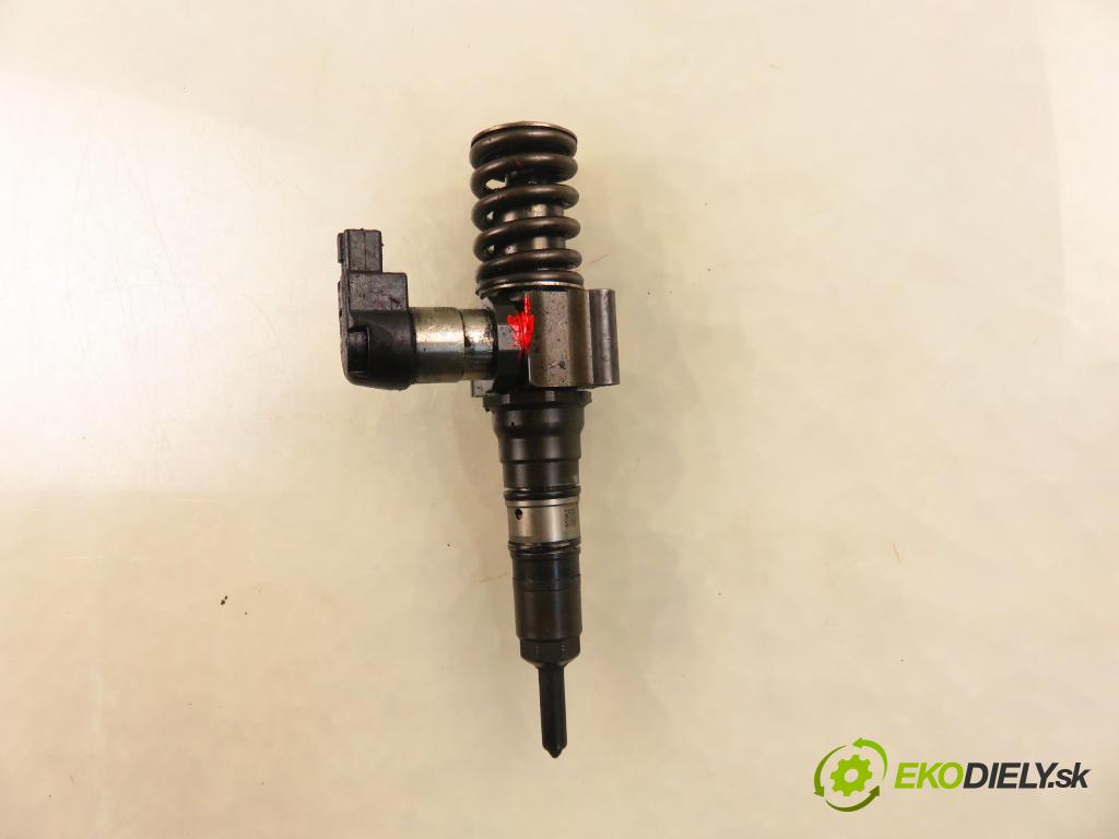 VW PASSAT B6 (3C2) SEDAN 2006 88,00 2.0 TDI - BWV 1968,00 vstříkovač 03G130073S (Vstřikovač paliva)