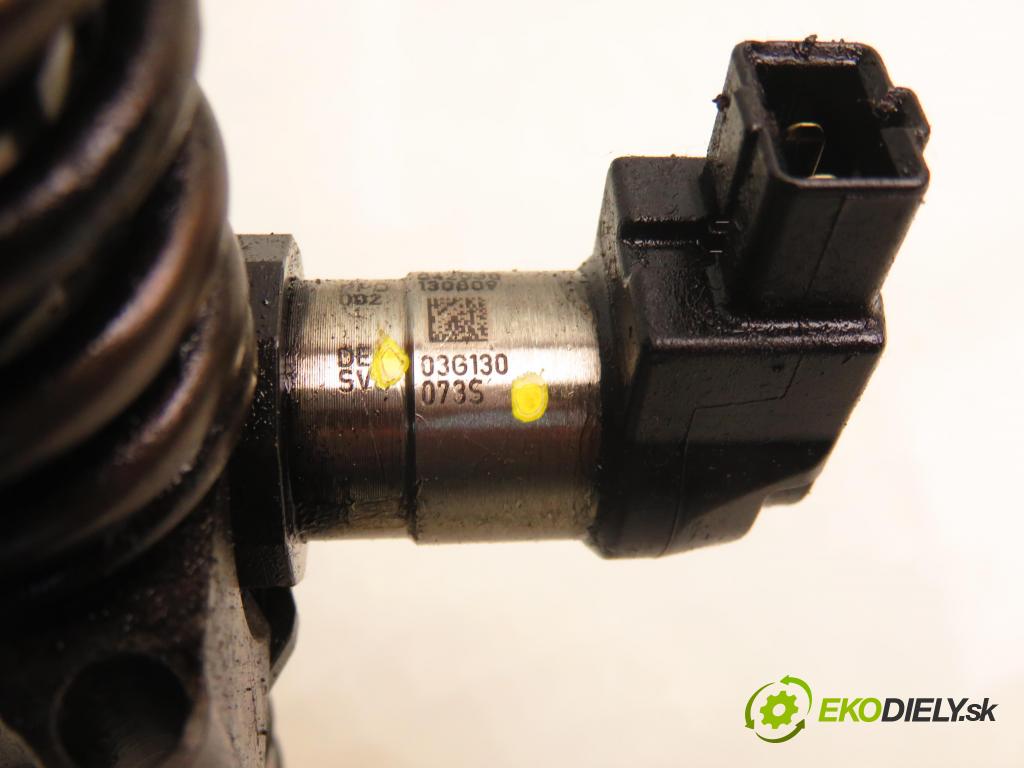 VW PASSAT B6 (3C2) SEDAN 2006 88,00 2.0 TDI - BWV 1968,00 vstříkovač 03G130073S (Vstřikovač paliva)