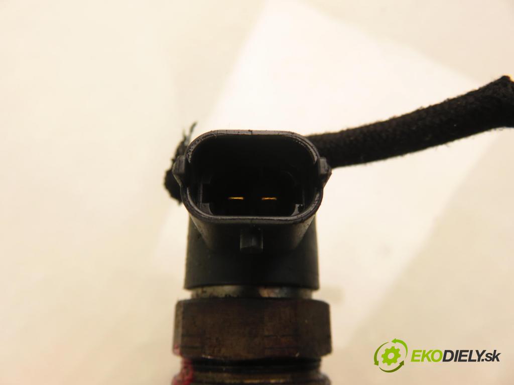 HYUNDAI i30 Kombi (FD) KOMBI 2010 85,00 1.6 CRDi 116 - D4FB 1582,00 vstrekovač 0445110320 ; 338002A900 (Vstrekovač paliva)