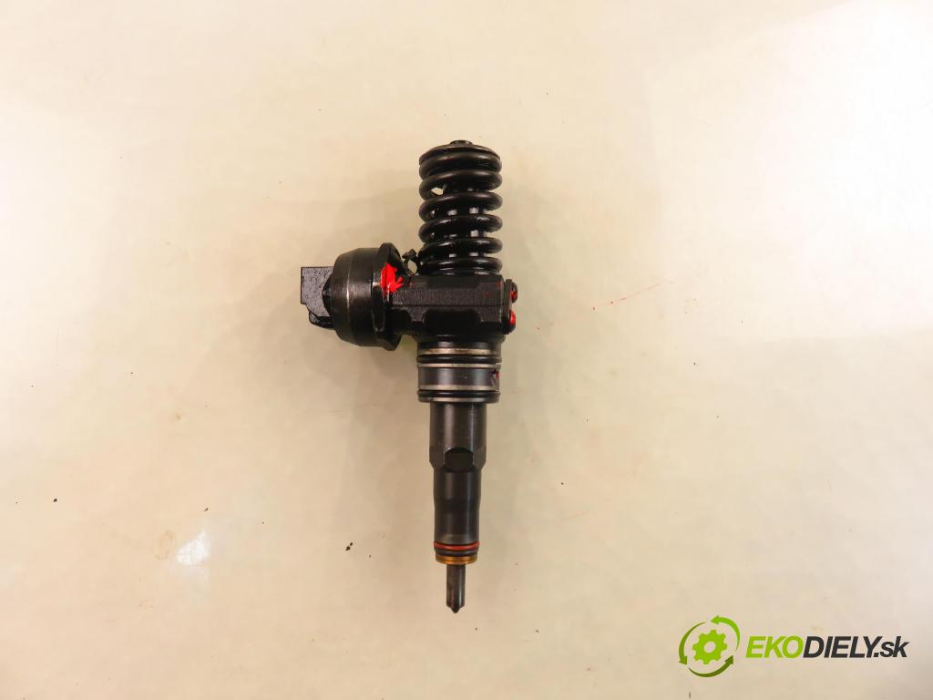 SEAT IBIZA III (6L1) HB 2006 74,00 1.9 TDI - AXR 1896,00 Vstrekovač 038130073AG (Vstrekovač paliva)