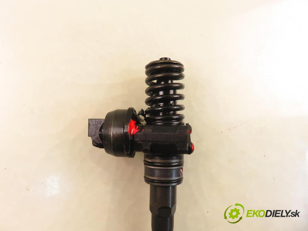 SEAT IBIZA III (6L1) HB 2006 74,00 1.9 TDI - AXR 1896,00 Vstrekovač 038130073AG (Vstrekovač paliva)