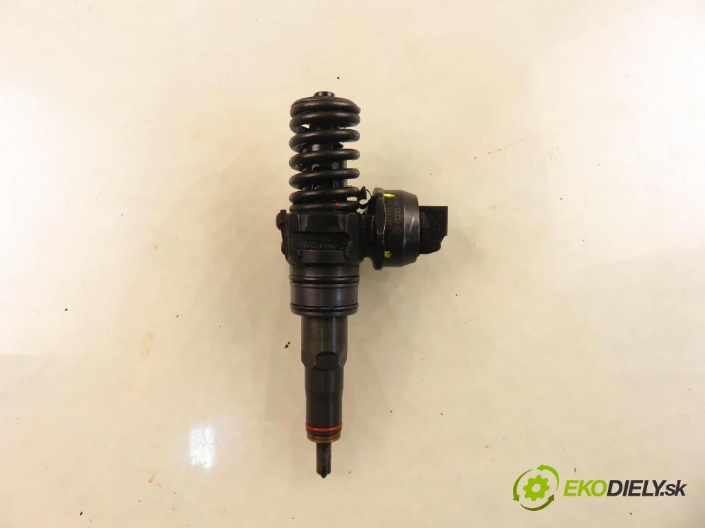 SEAT IBIZA III (6L1) HB 2006 74,00 1.9 TDI - AXR 1896,00 Vstrekovač 038130073AG (Vstrekovač paliva)