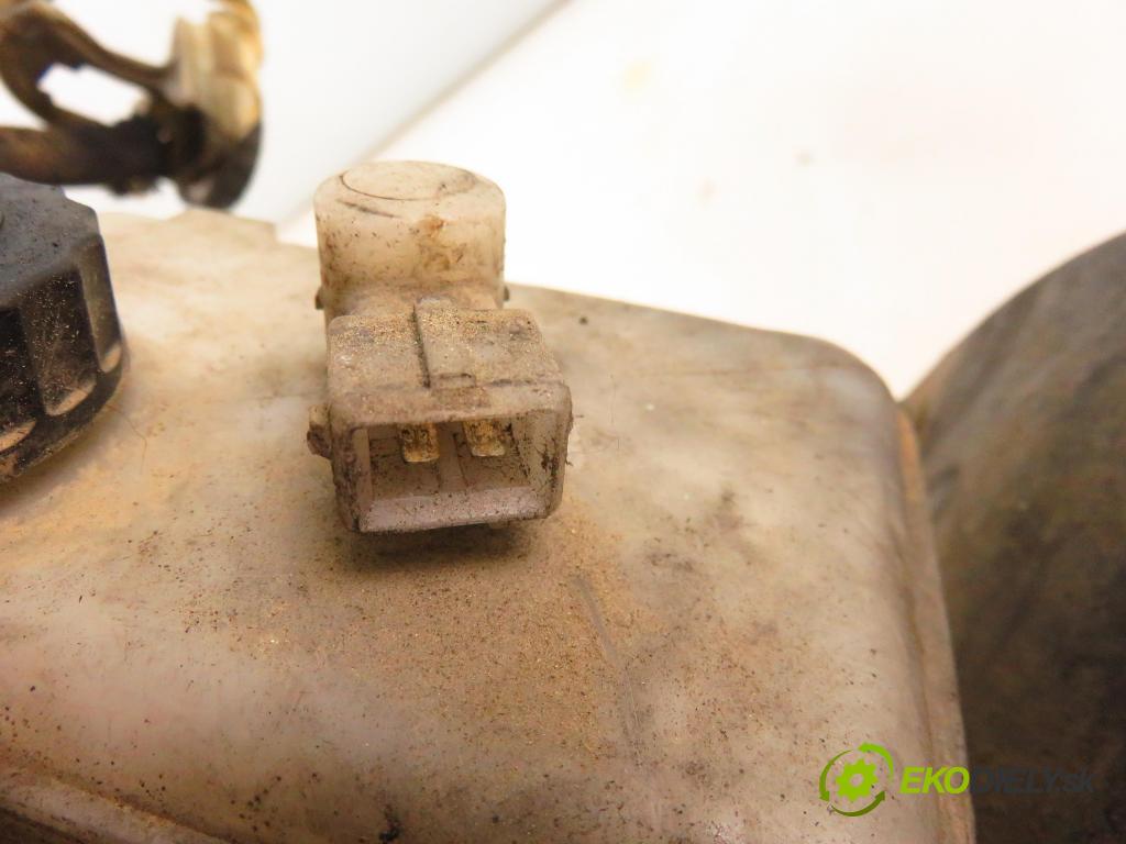 CITROEN JUMPY (U6U) FURGON 1998 0,00 1.9 TD - DHX (XUD9TF/BTF) 1905,00 posilovač  (Servočerpadlo)