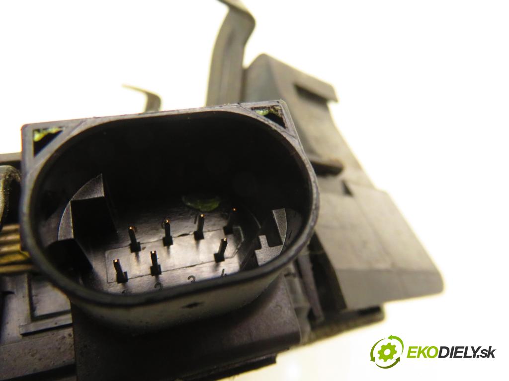 BMW 3 Compact (E46) COMPACT 2002 110,00 320 td 150 - M47 D20 (204D4) 1995,00 zámok 8253431