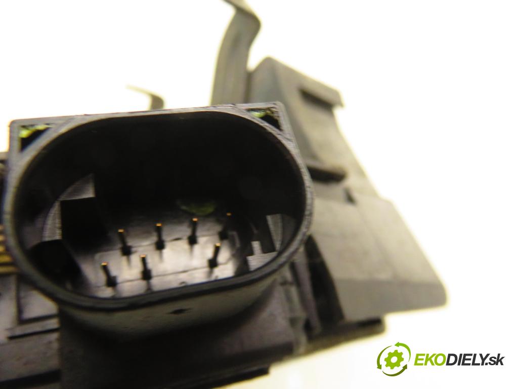 BMW 3 Compact (E46) COMPACT 2002 110,00 320 td 150 - M47 D20 (204D4) 1995,00 zámok 8253431