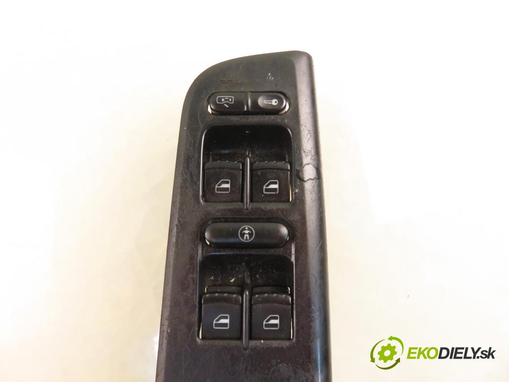 VW GOLF IV (1J1) HB 1998 55,00 1.4 16V 75 - AKQ 1390,00 Panel ovládaní oken 1J4959857