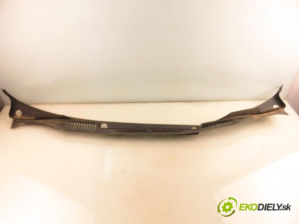 VW CADDY III Variant (2KB, 2KJ, 2CB, 2CJ) FURGON 2008 51,00 2.0 SDI - BST 1968,00 Torpédo, plast pod čelné okno 2K0819403 (Torpédo (plast pod čelným sklom))