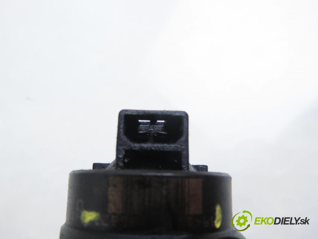 VW GOLF IV (1J1) HB 1999 85,00 1.9 TDI - AUY 1896,00 Vstrekovač 038130073F ; 0414720007 (Vstrekovač paliva)