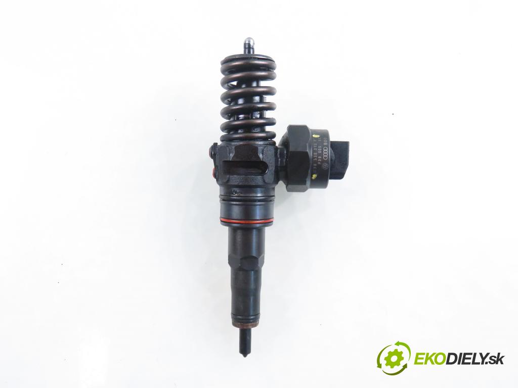 VW GOLF IV (1J1) HB 1999 85,00 1.9 TDI - AUY 1896,00 Vstrekovač 038130073F ; 0414720007 (Vstrekovač paliva)