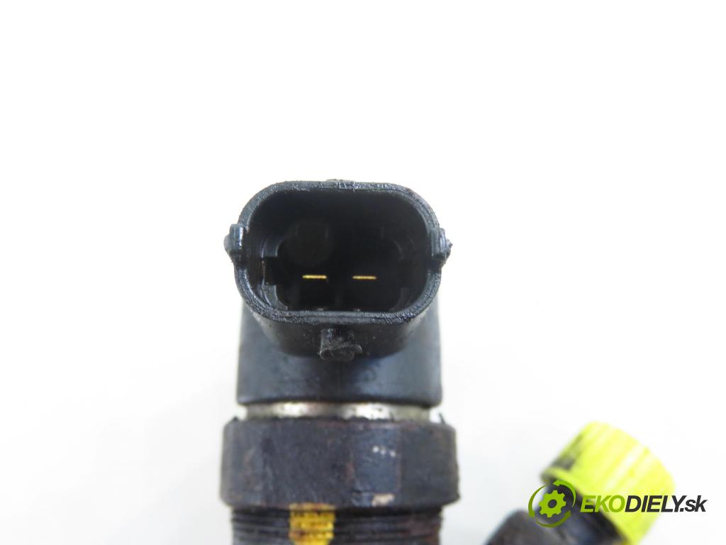 CHRYSLER VOYAGER IV (RG, RS) MINIVAN 2002 105,00 2.5 CRD 143 - ENJ 2499,00 vstrekovač 0445110059 (Vstrekovač paliva)