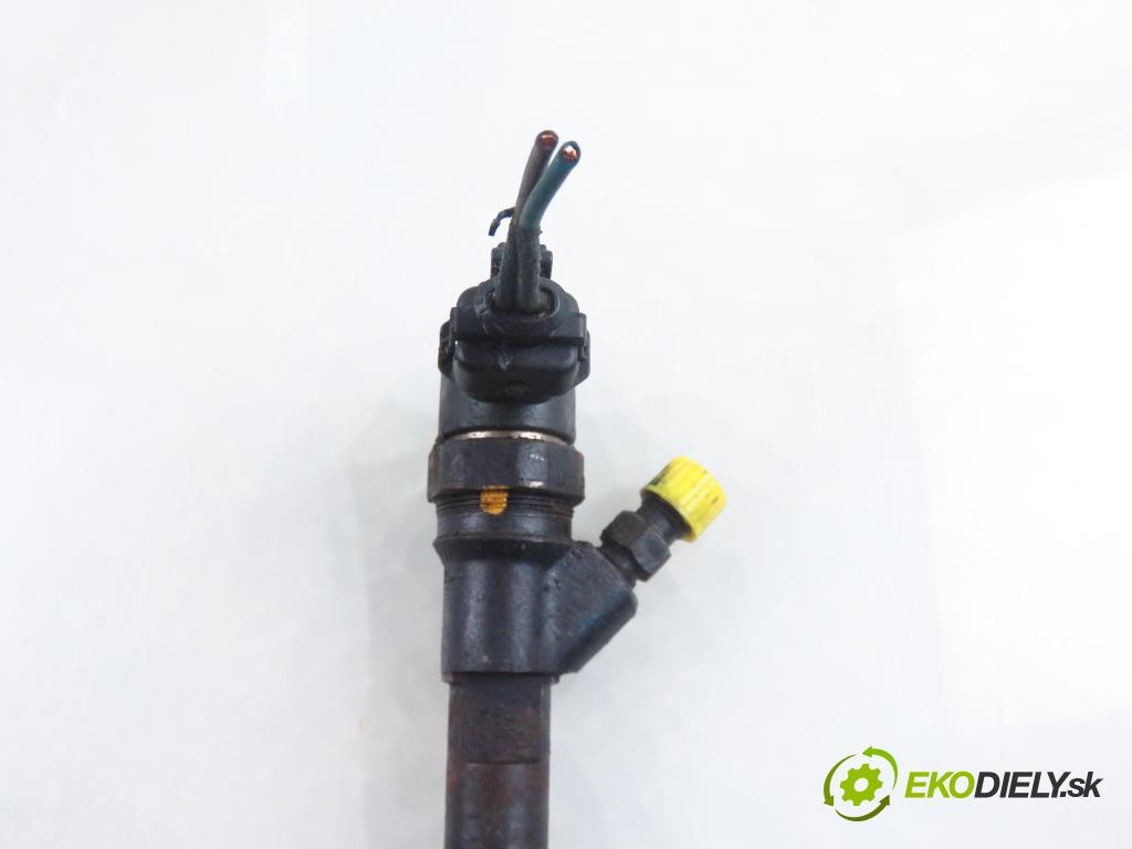 CHRYSLER VOYAGER IV (RG, RS) MINIVAN 2002 105,00 2.5 CRD 143 - ENJ 2499,00 vstrekovač 0445110059 (Vstrekovač paliva)