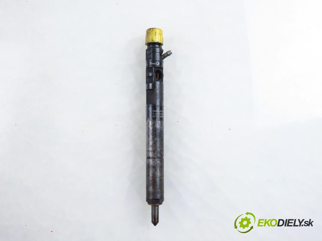 KIA CARNIVAL II (GQ) MINIVAN 2004 106,00 2.9 CRDi - J3 2902,00 vstrekovač EJBR02301Z (Vstrekovač paliva)